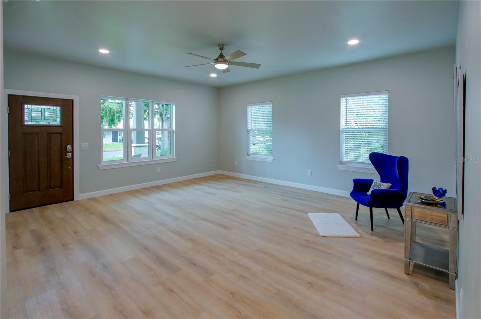 Image 16 of 37 For 494 39th Avenue N