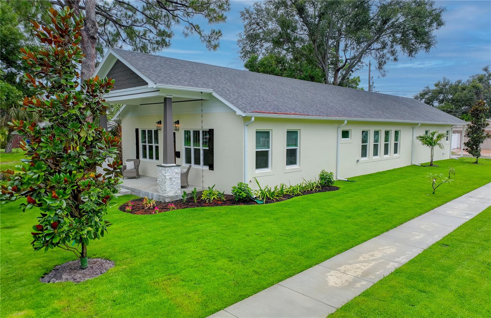 Image 4 of 37 For 494 39th Avenue N