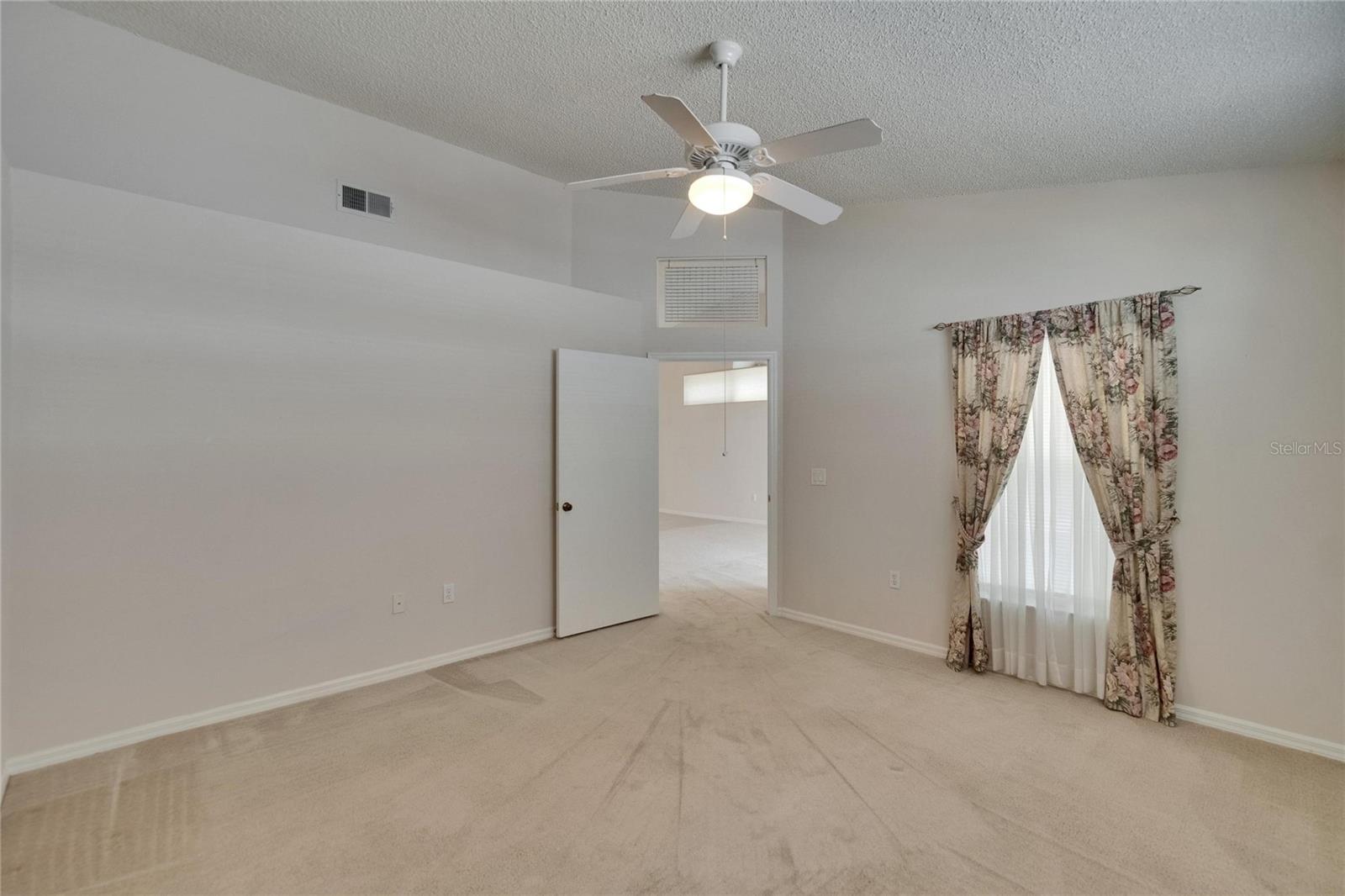 Image 13 of 37 For 2527 Wrencrest Circle
