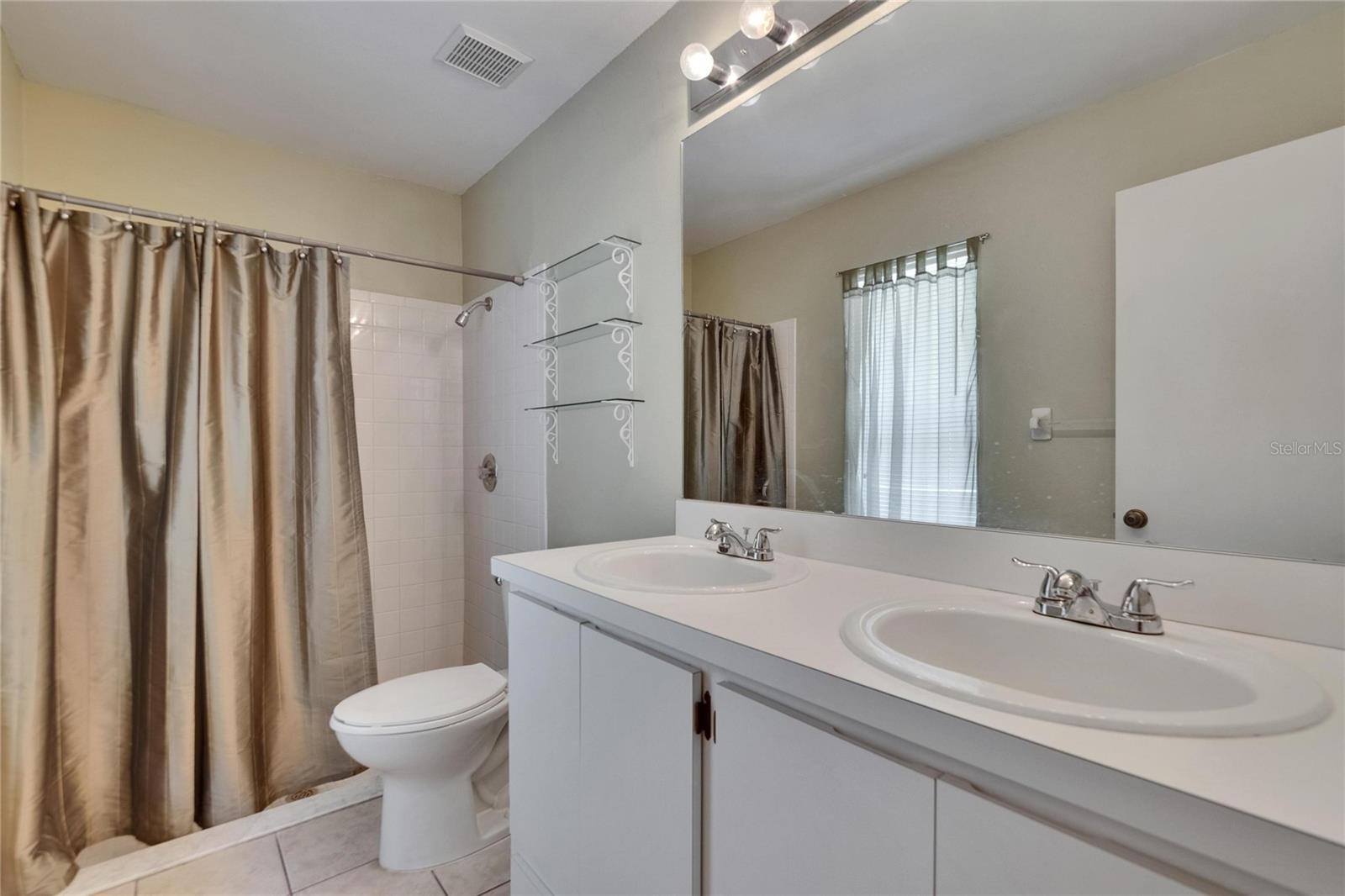 Image 17 of 37 For 2527 Wrencrest Circle