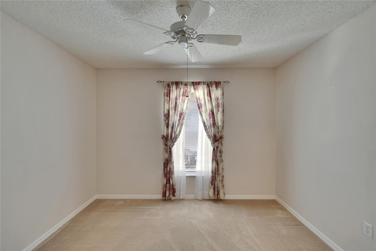 Image 18 of 37 For 2527 Wrencrest Circle