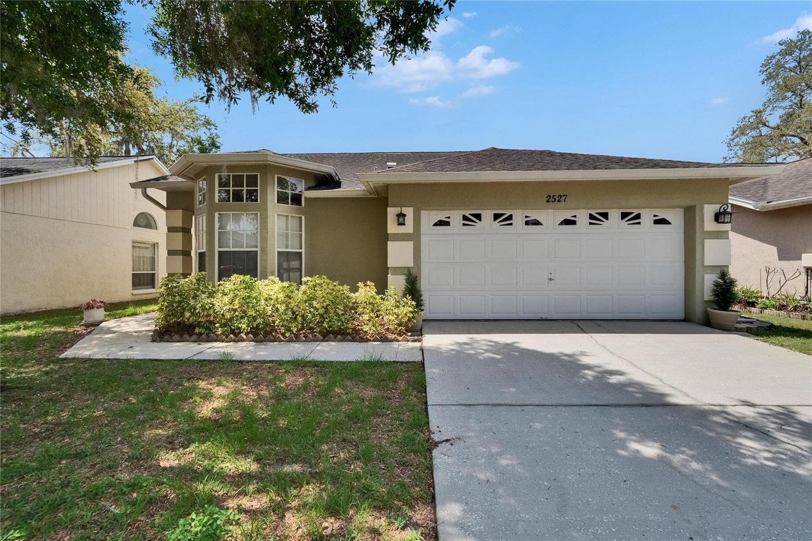 Image 2 of 37 For 2527 Wrencrest Circle