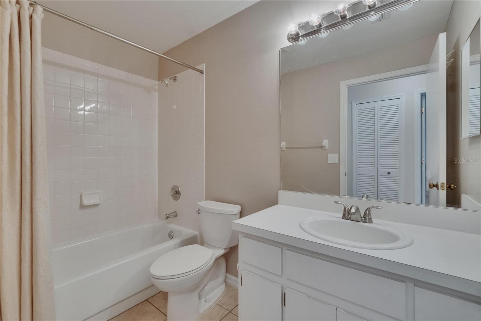 Image 21 of 37 For 2527 Wrencrest Circle