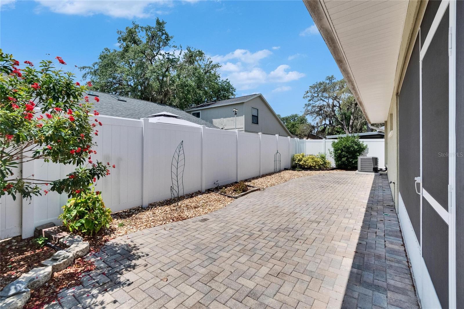 Image 31 of 37 For 2527 Wrencrest Circle
