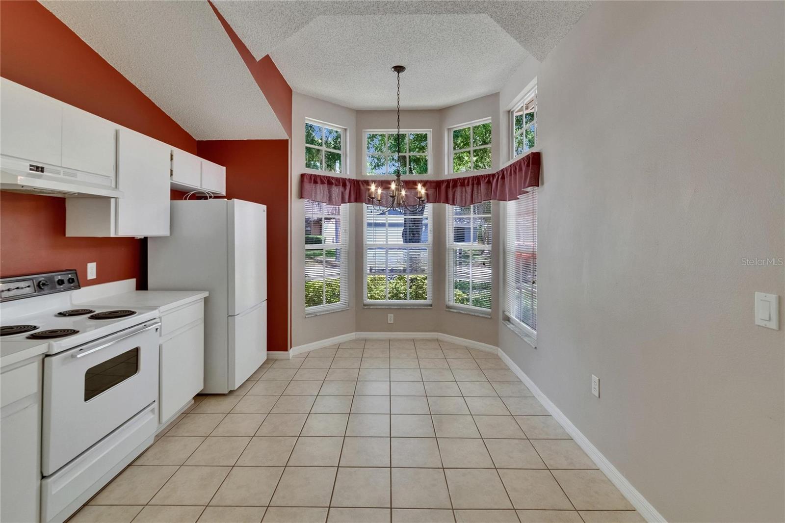 Image 9 of 37 For 2527 Wrencrest Circle
