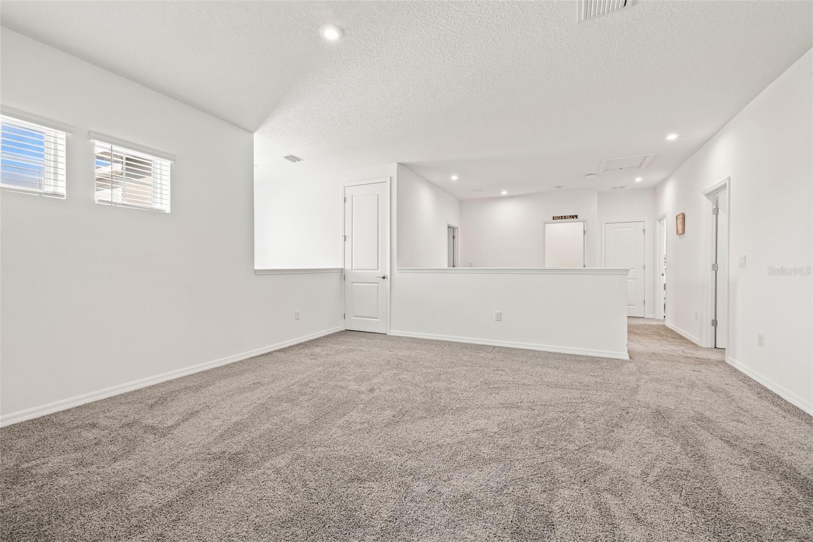 Image 33 of 67 For 5810 Fieldmoor Court