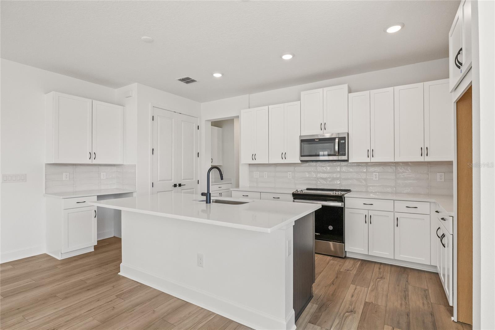 Image 12 of 39 For 2039 Amelia Bay Place