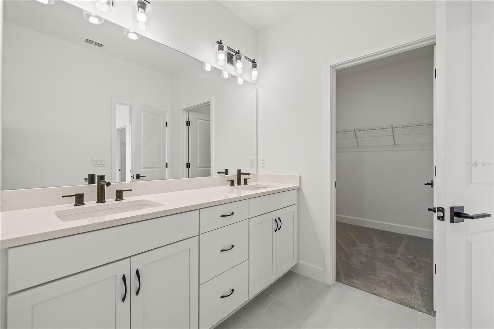 Image 26 of 39 For 2039 Amelia Bay Place