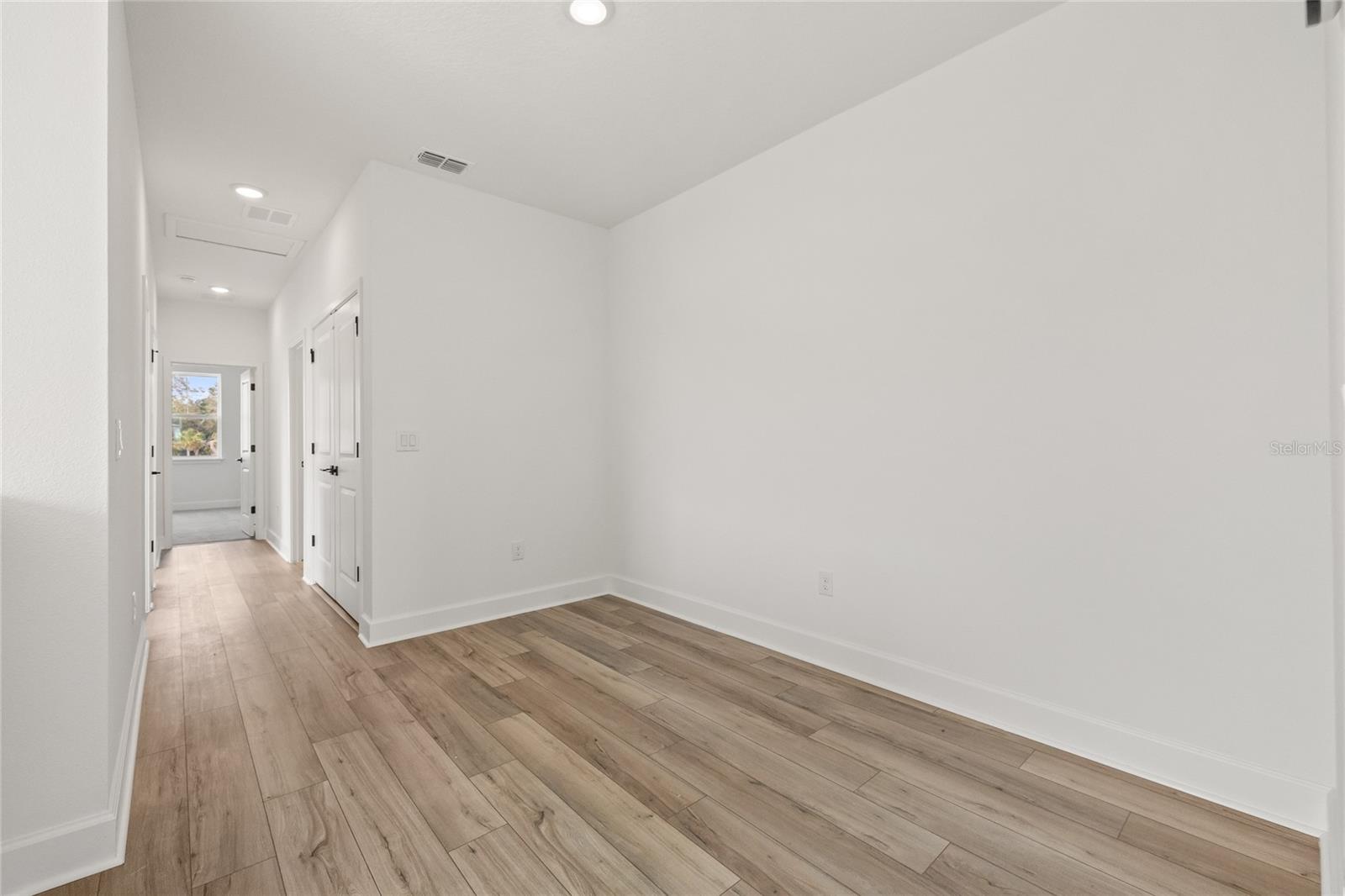 Image 28 of 39 For 2039 Amelia Bay Place