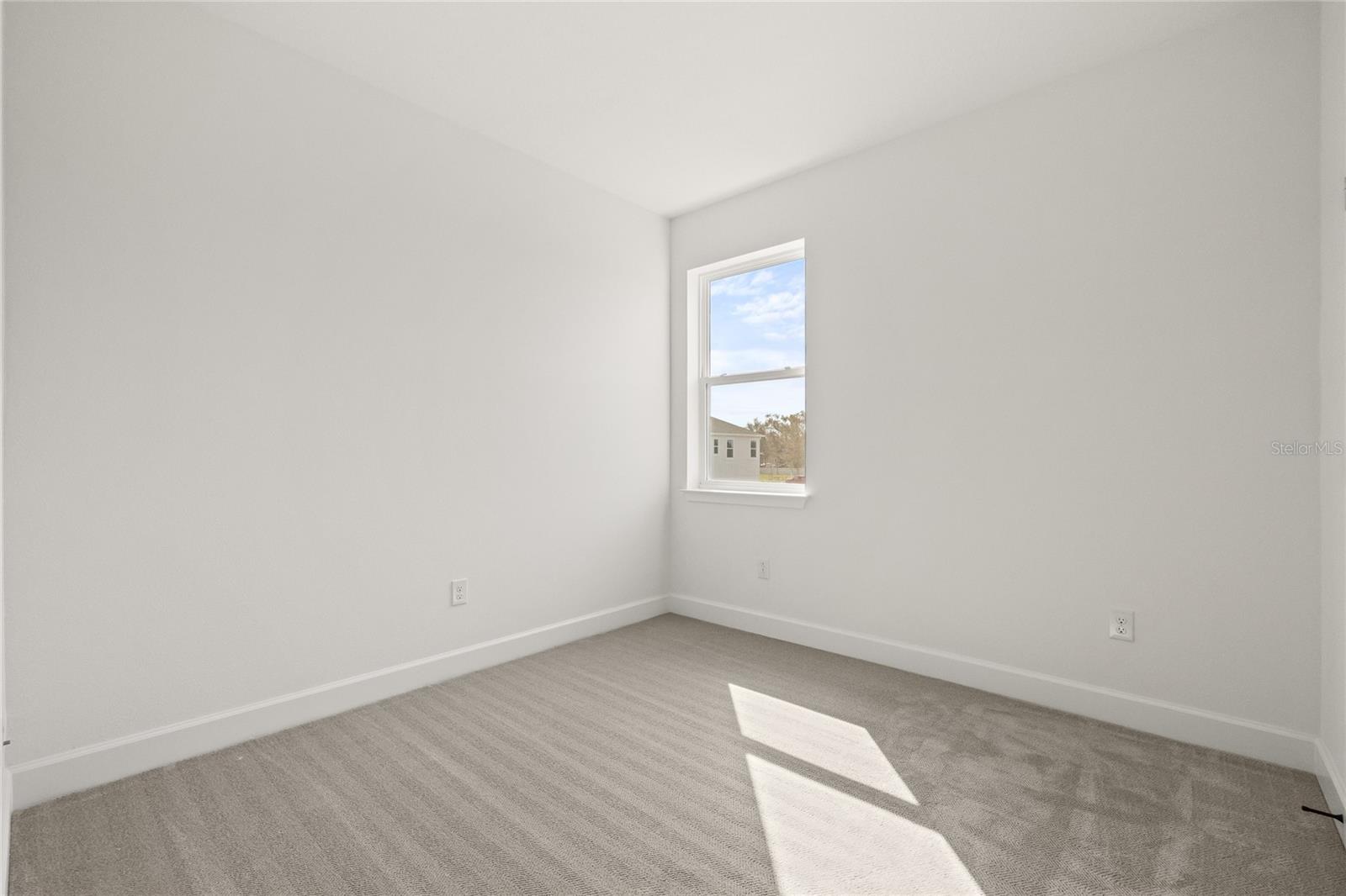Image 31 of 39 For 2039 Amelia Bay Place