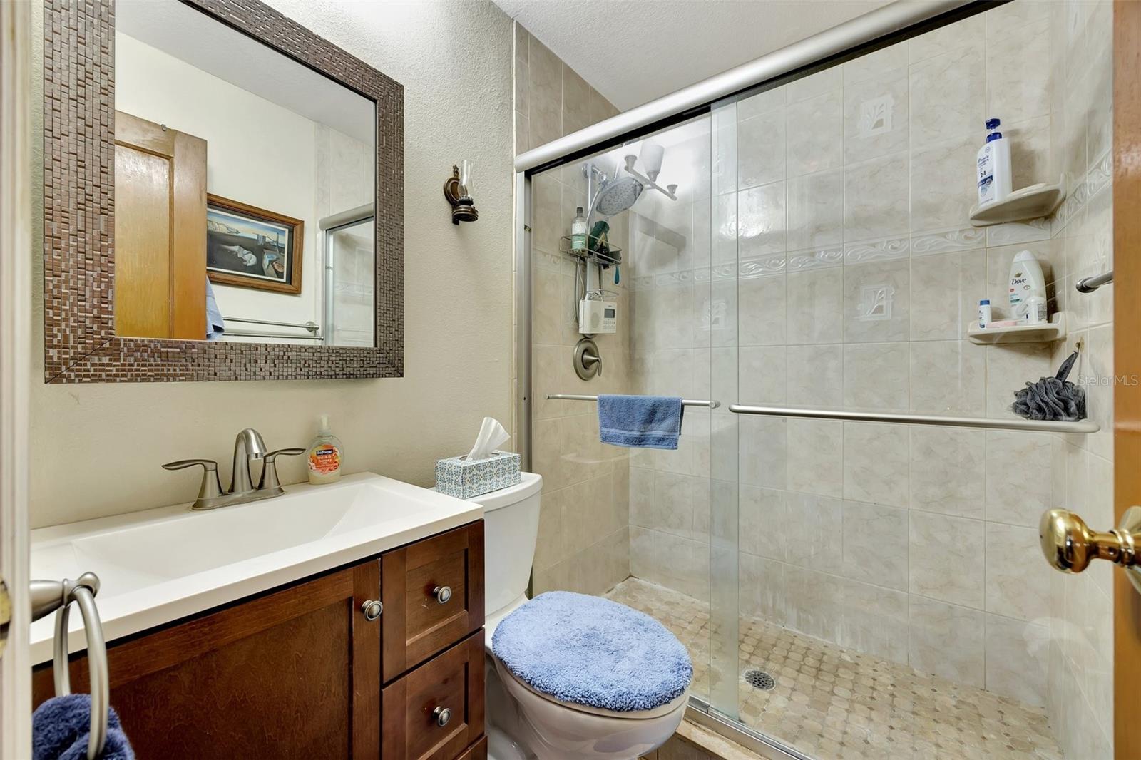 Image 11 of 20 For 1524 Essex Drive N