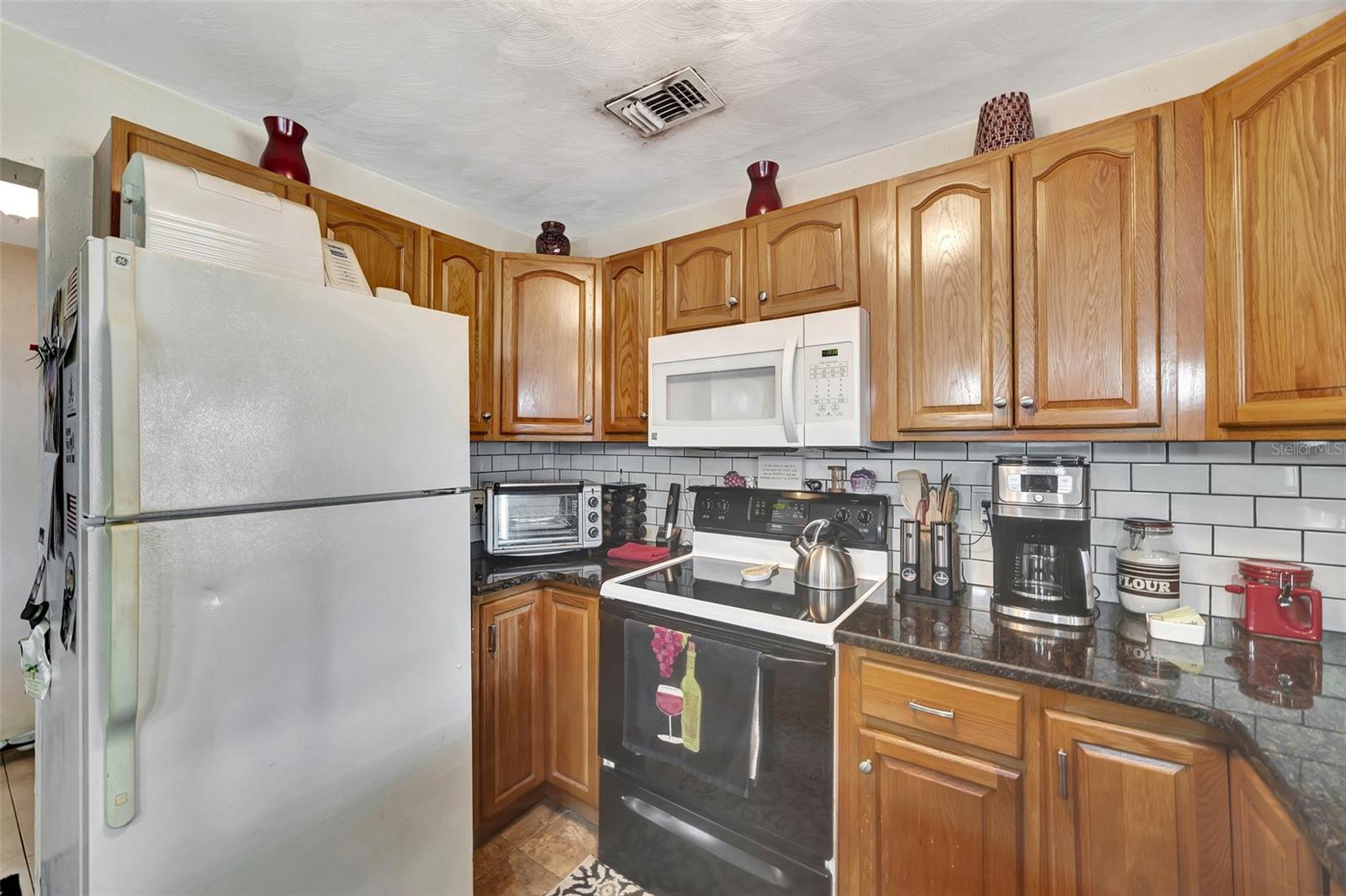 Image 7 of 20 For 1524 Essex Drive N