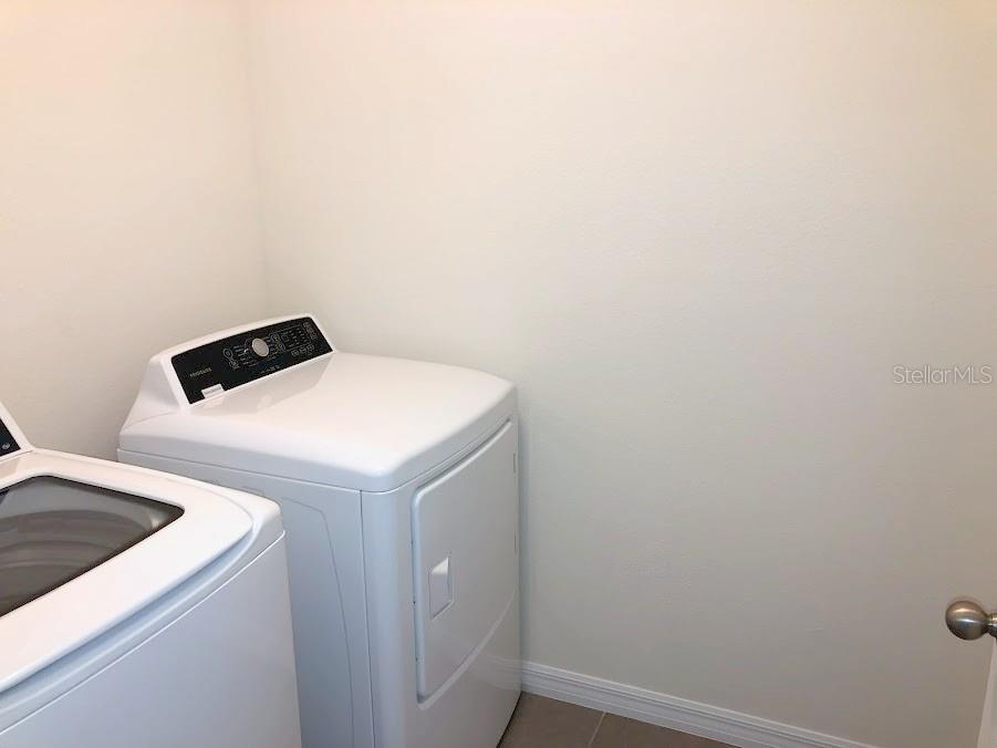 Image 9 of 14 For 11150 Leland Groves Drive