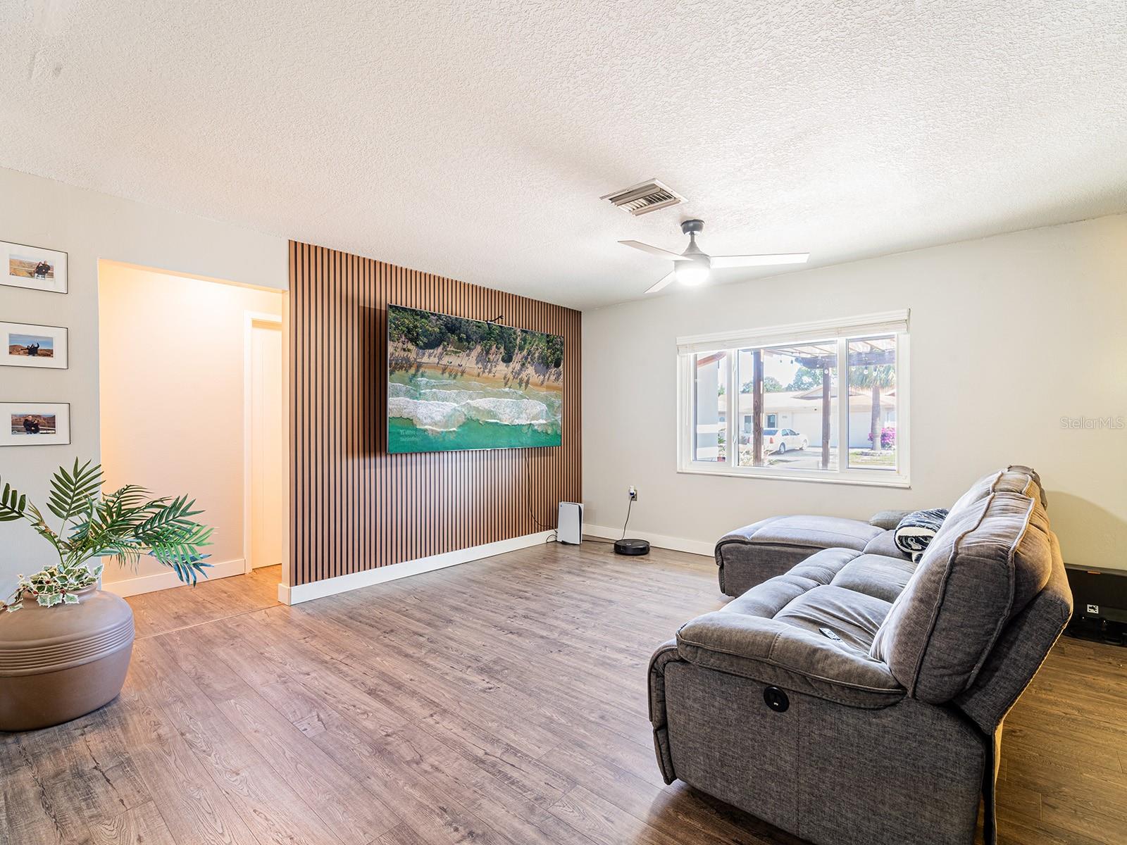 Listing photo id 15 for 7131 Vista Way