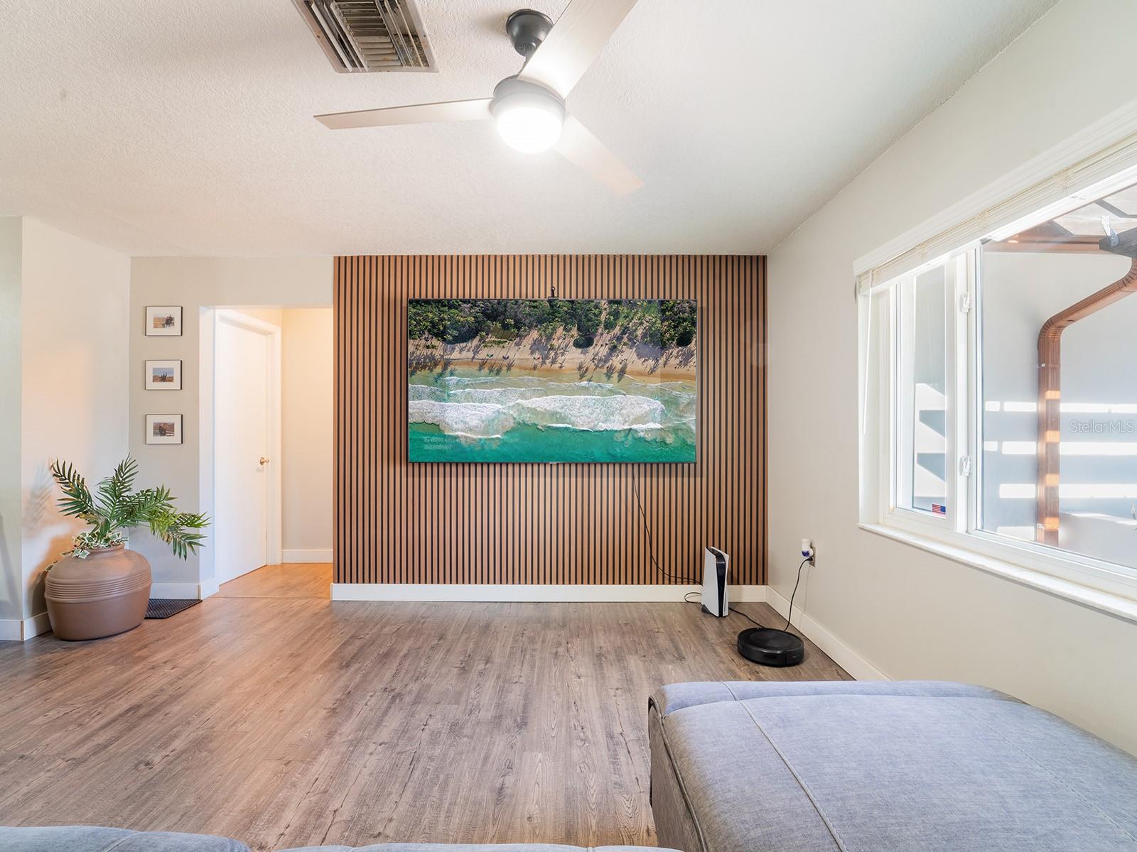 Listing photo id 16 for 7131 Vista Way