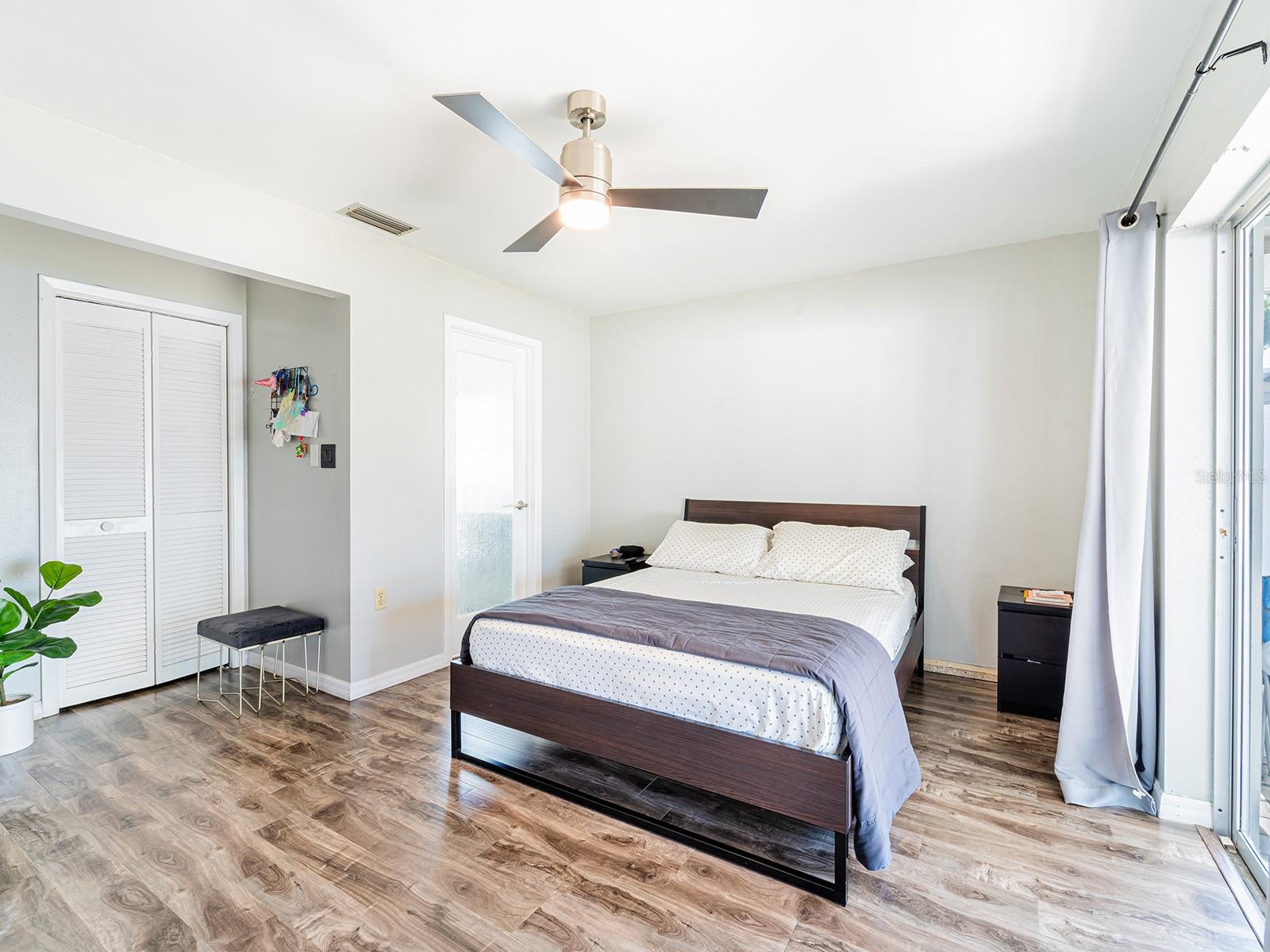 Listing photo id 17 for 7131 Vista Way