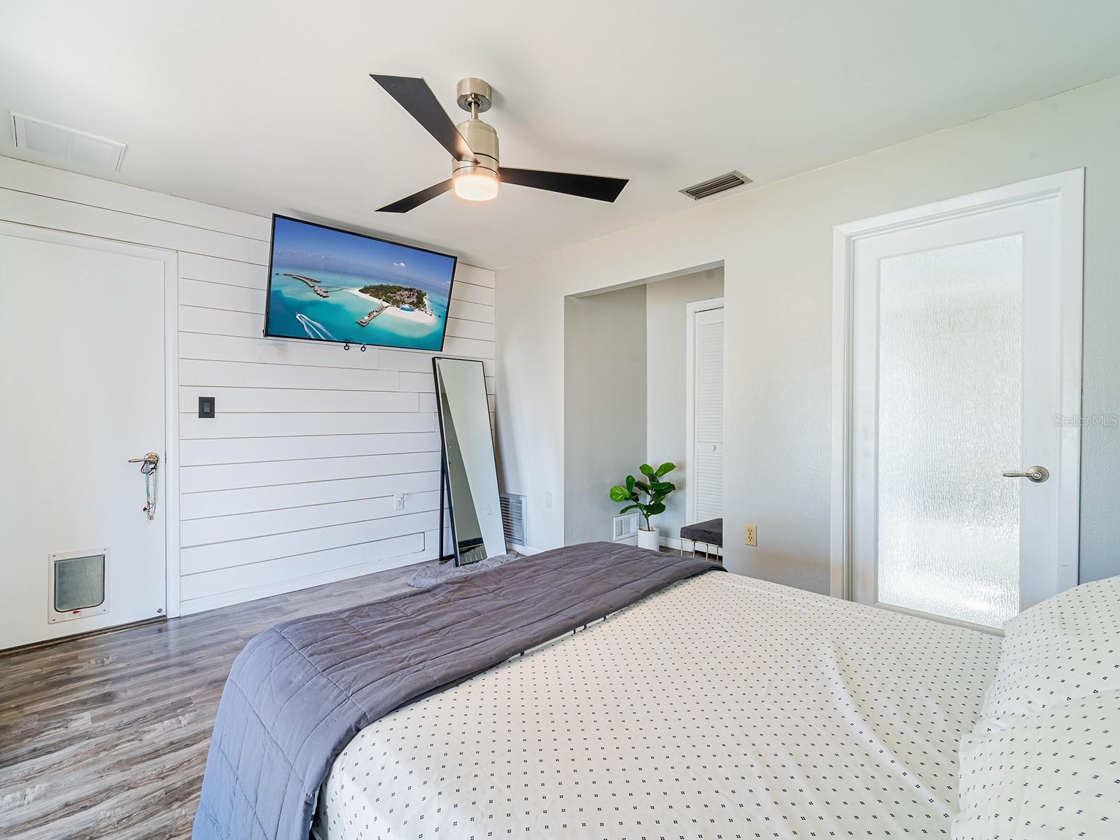 Listing photo id 18 for 7131 Vista Way