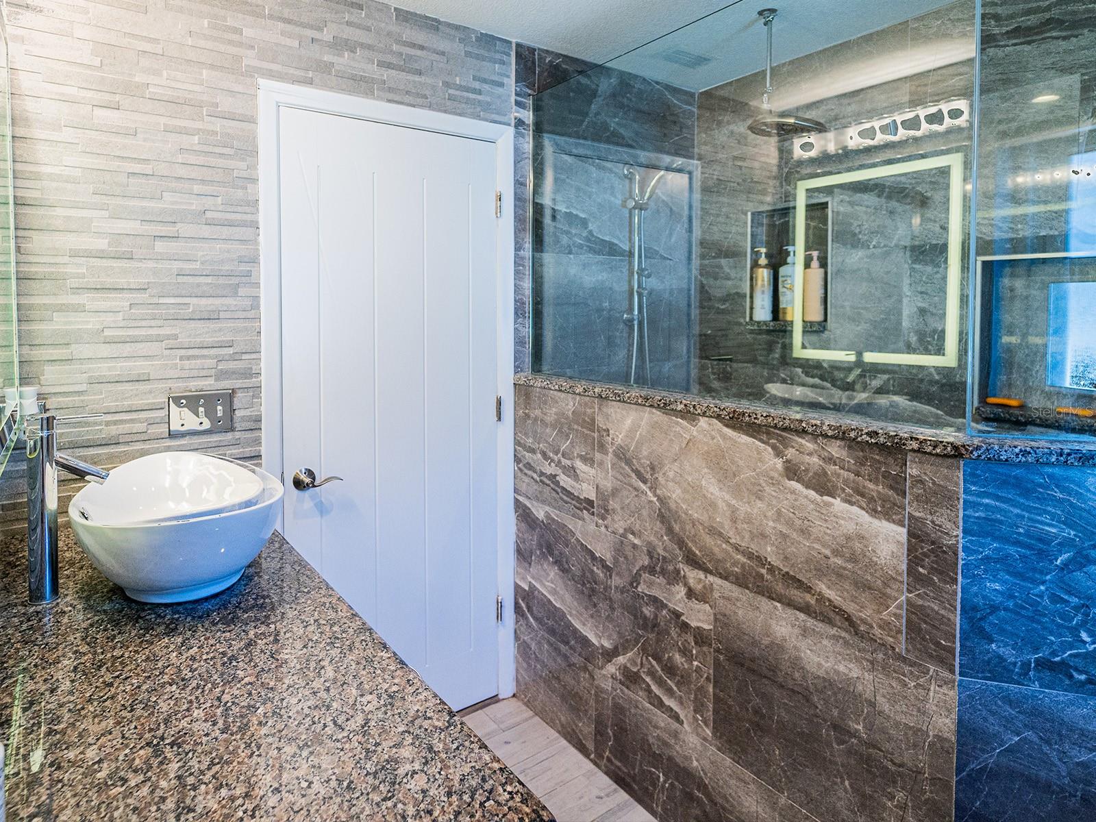 Listing photo id 21 for 7131 Vista Way