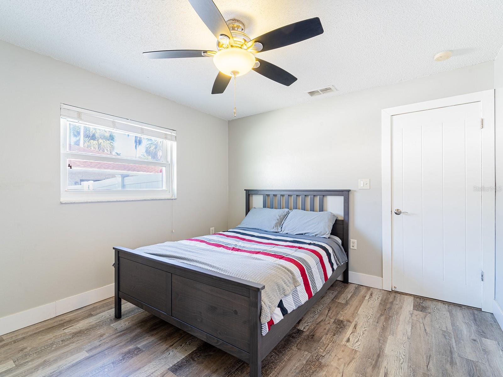Listing photo id 24 for 7131 Vista Way