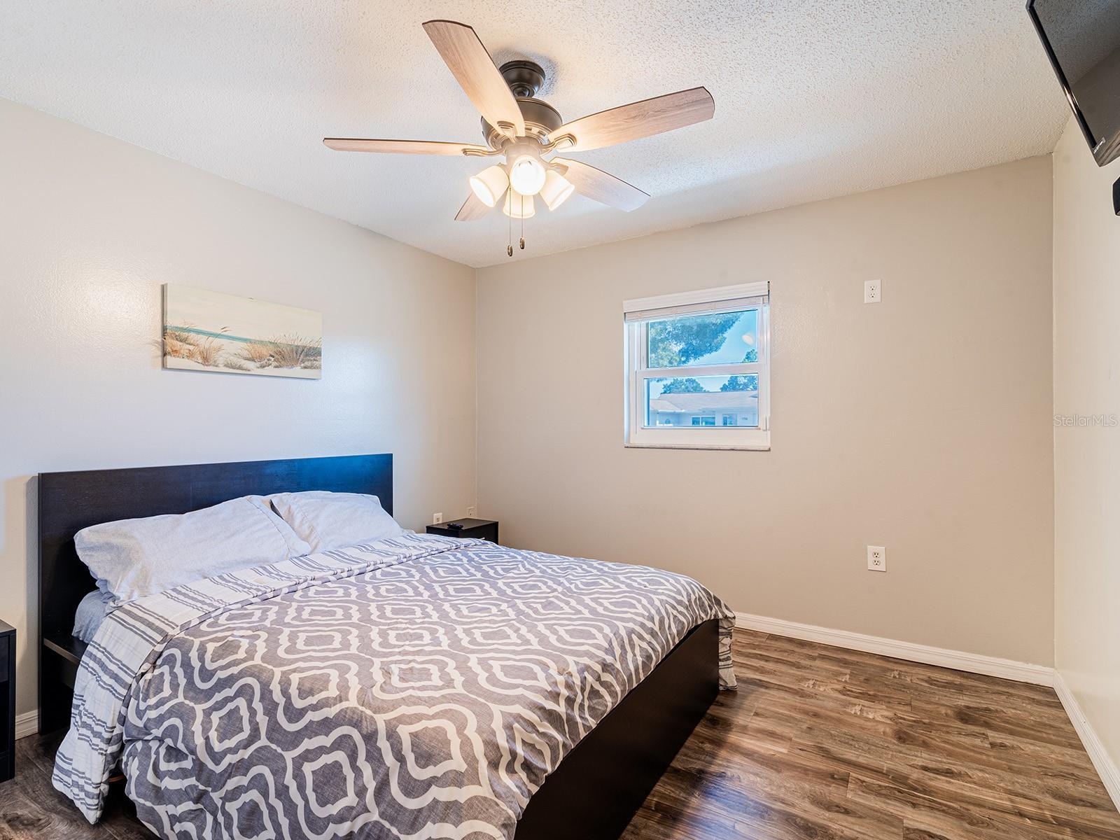 Listing photo id 25 for 7131 Vista Way