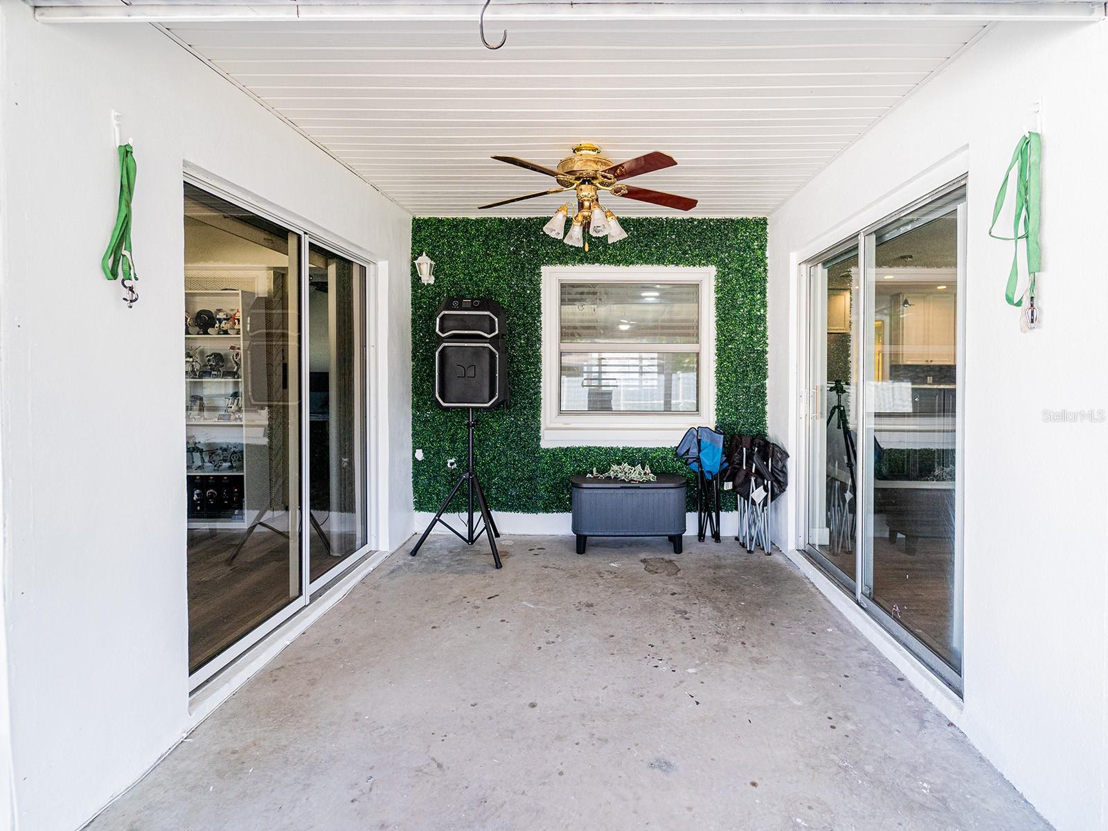 Listing photo id 26 for 7131 Vista Way