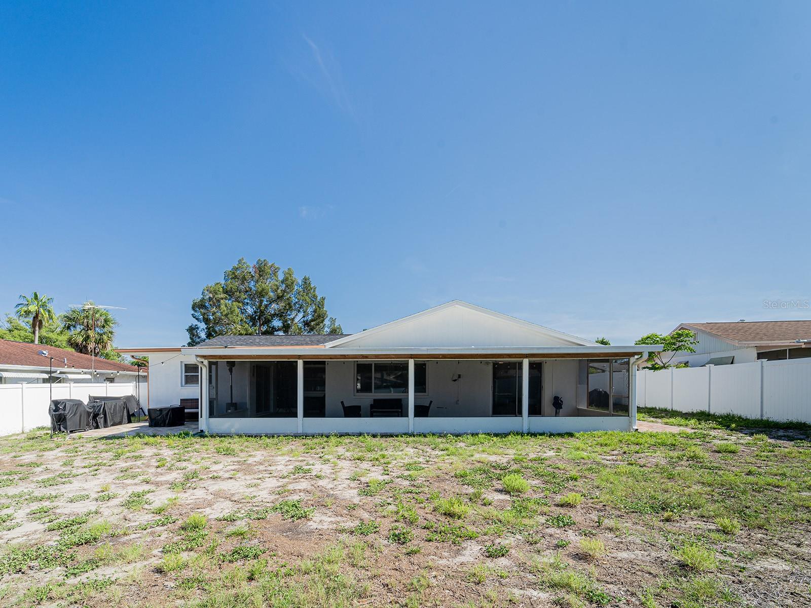 Listing photo id 32 for 7131 Vista Way