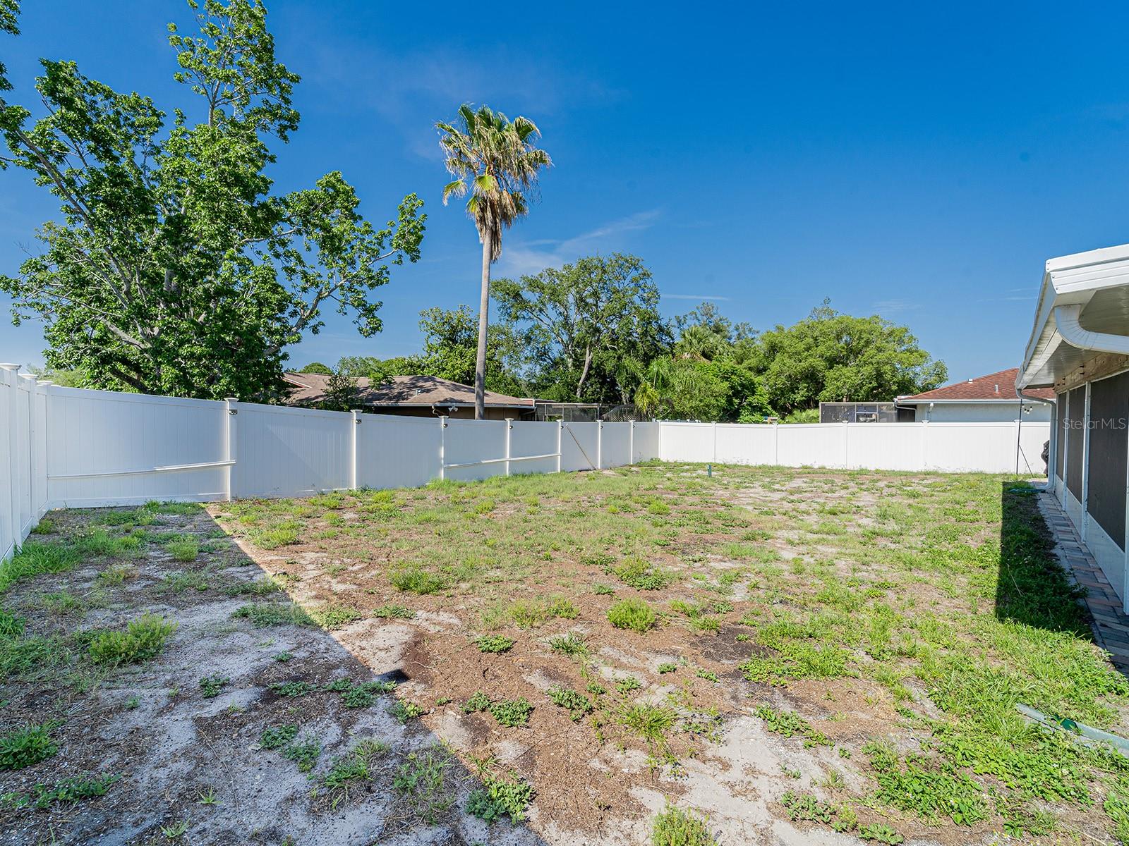 Listing photo id 33 for 7131 Vista Way