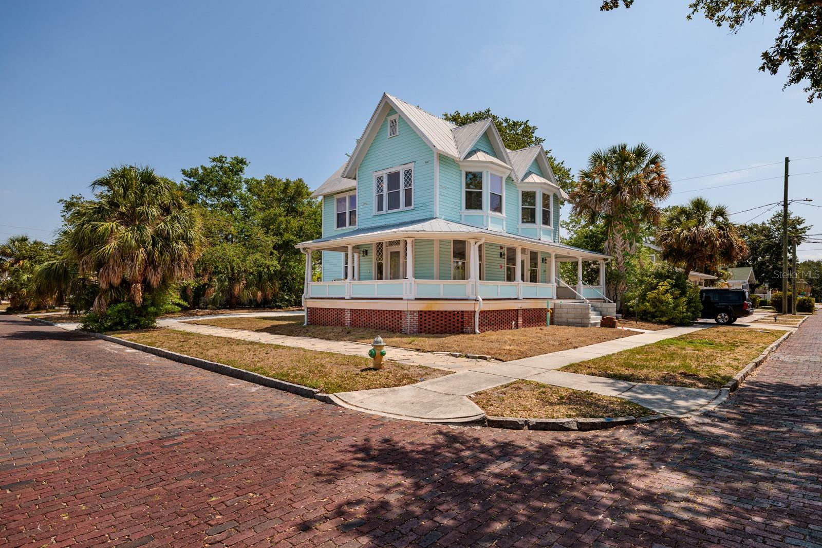 Image 2 of 54 For 457 8th Avenue N