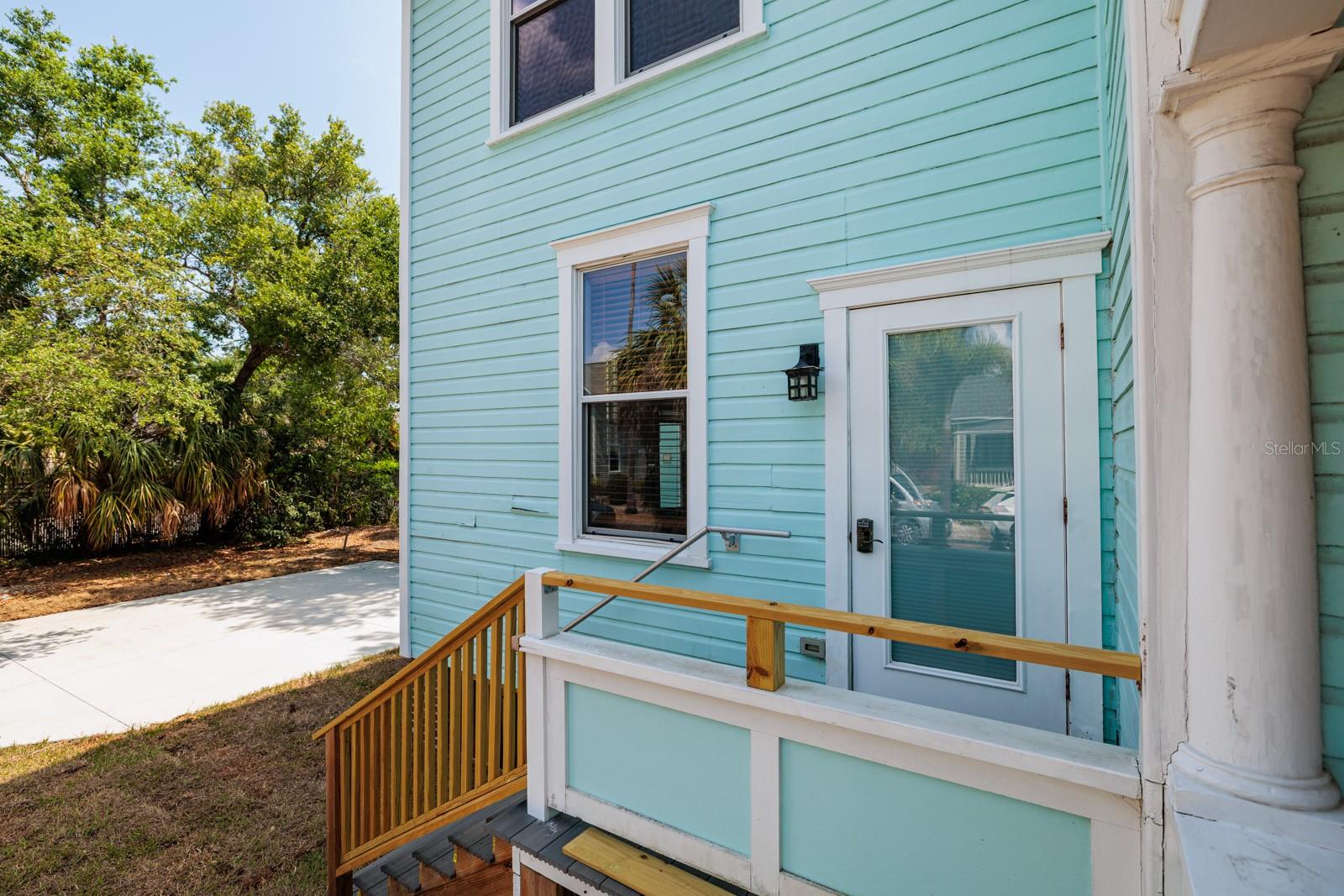 Image 34 of 54 For 457 8th Avenue N