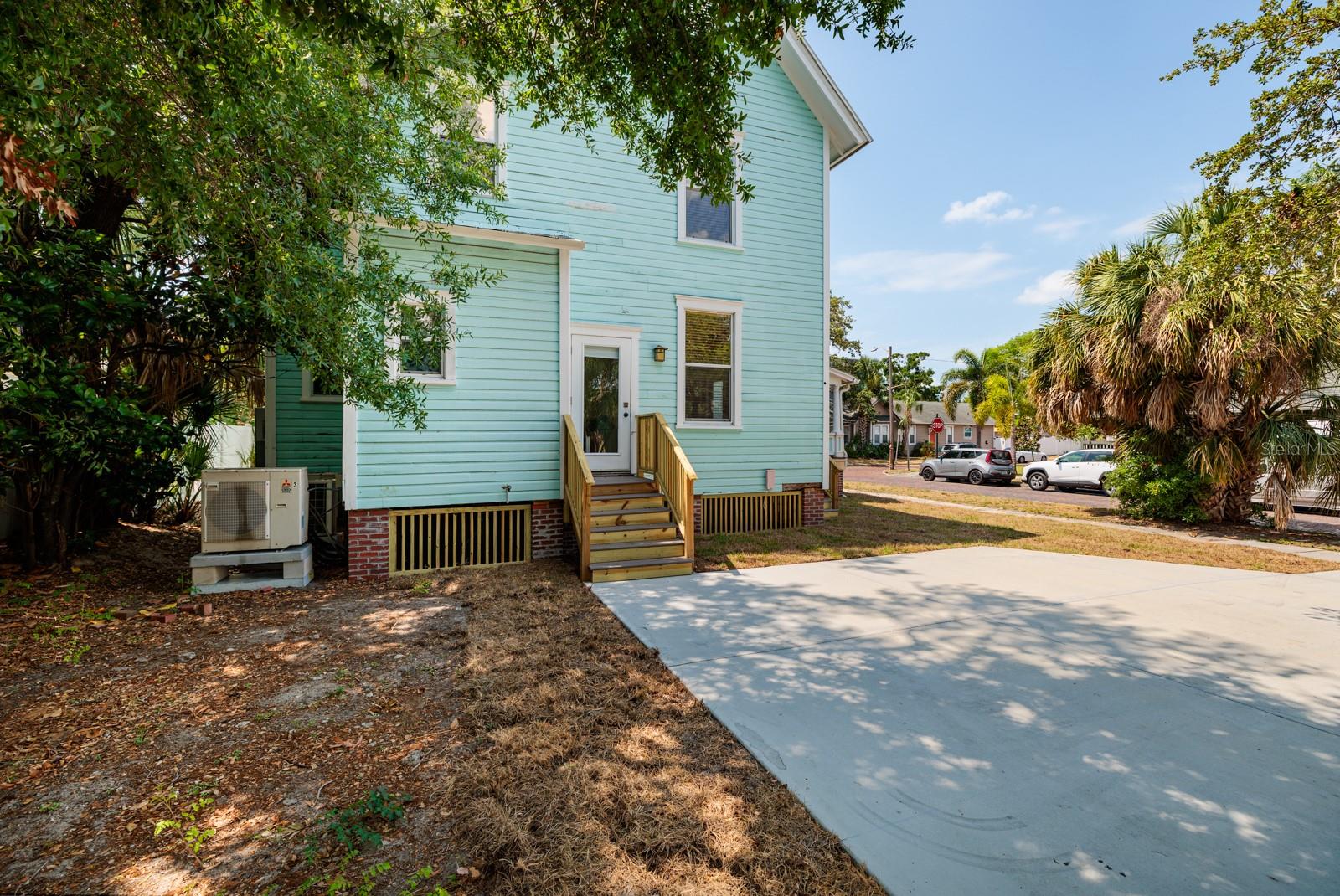 Image 38 of 54 For 457 8th Avenue N