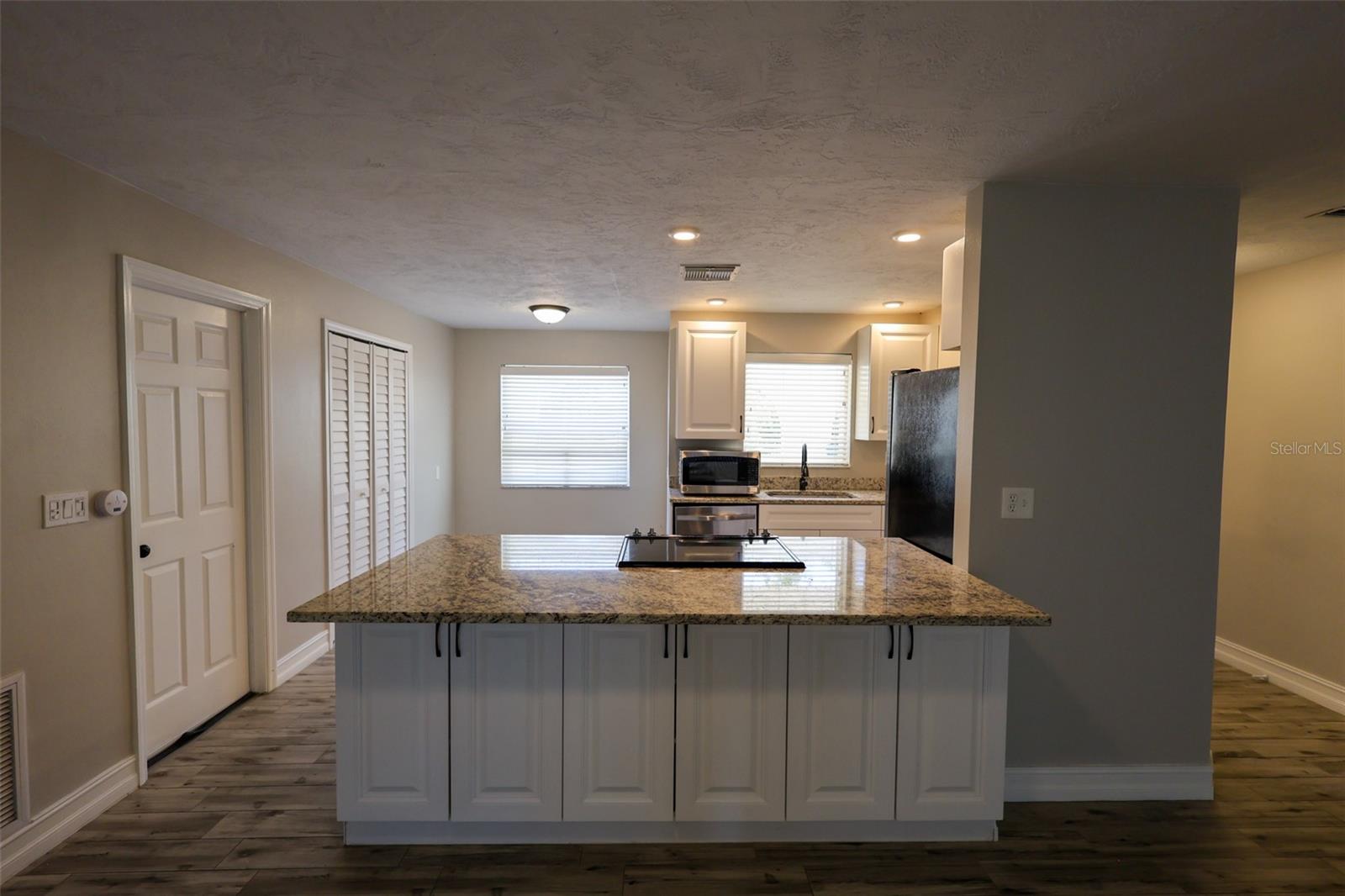 Listing photo id 1 for 220 Talley Drive