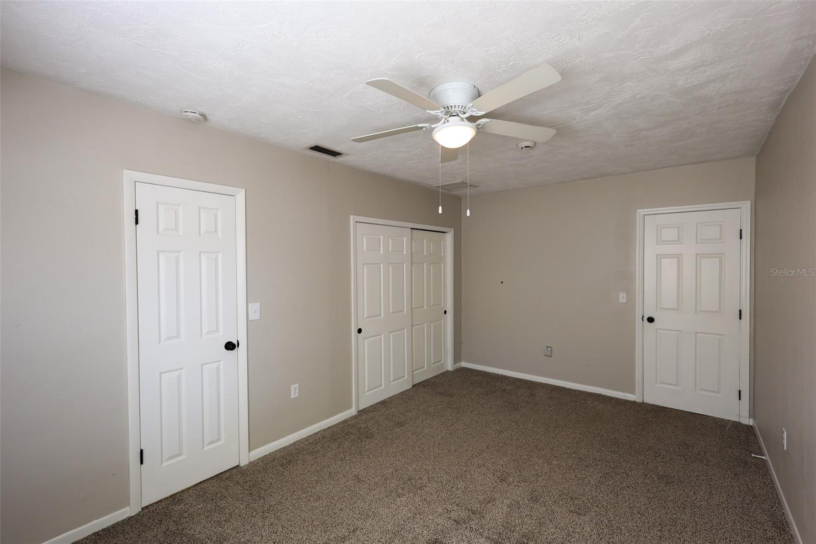 Listing photo id 7 for 220 Talley Drive