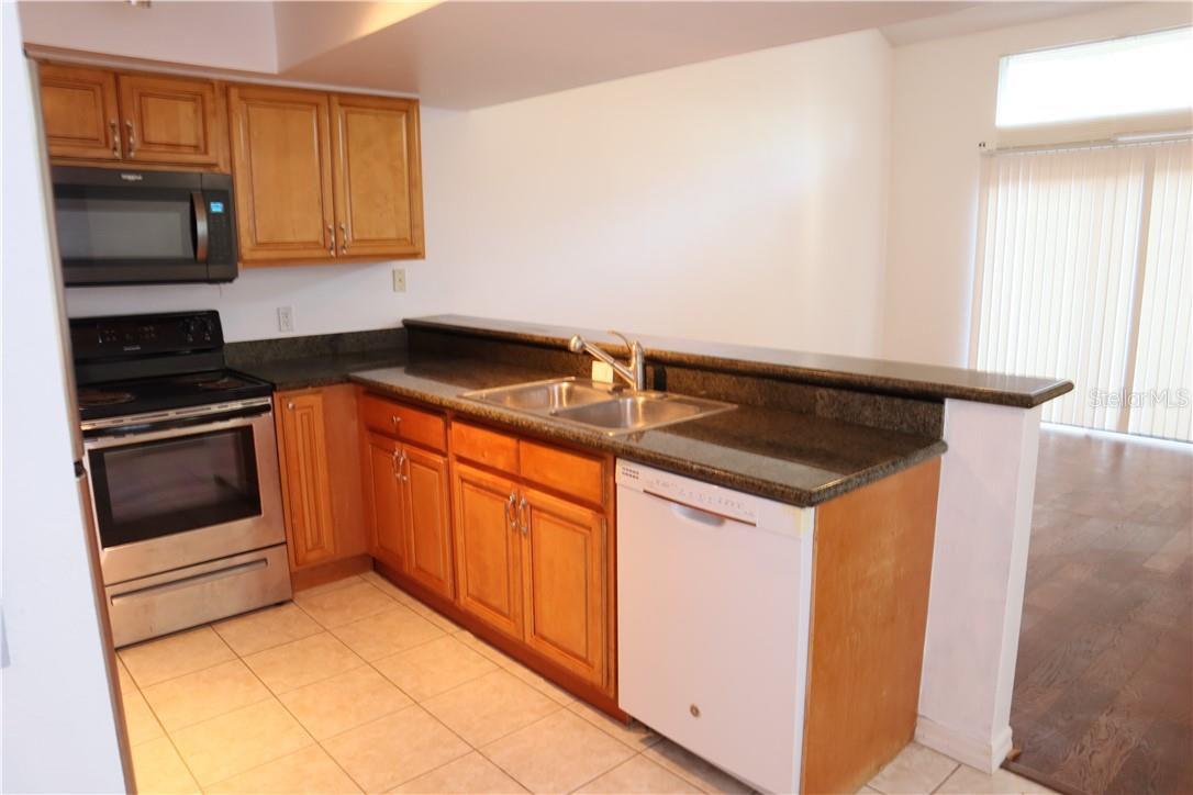 Image 4 of 19 For 6262 142nd Avenue N 1009