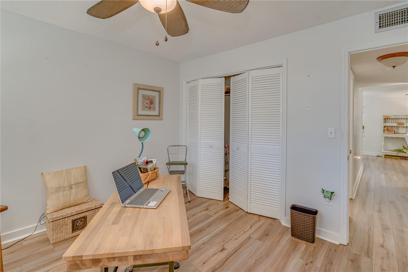 Image 23 of 37 For 1710 Belleair Forest Drive A