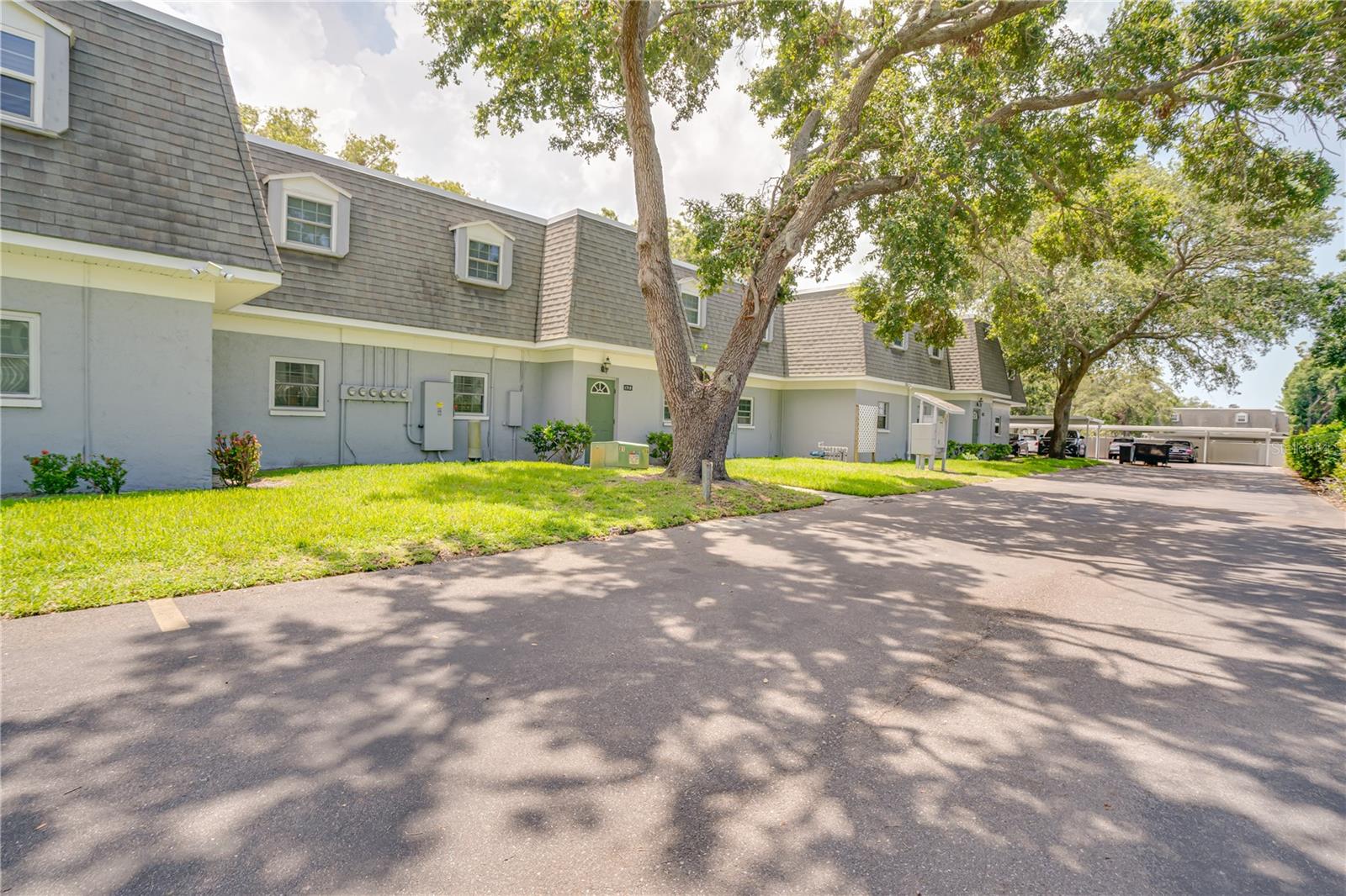 Image 28 of 37 For 1710 Belleair Forest Drive A