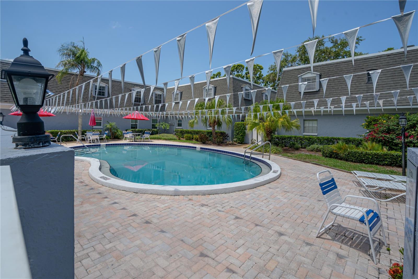 Image 29 of 37 For 1710 Belleair Forest Drive A