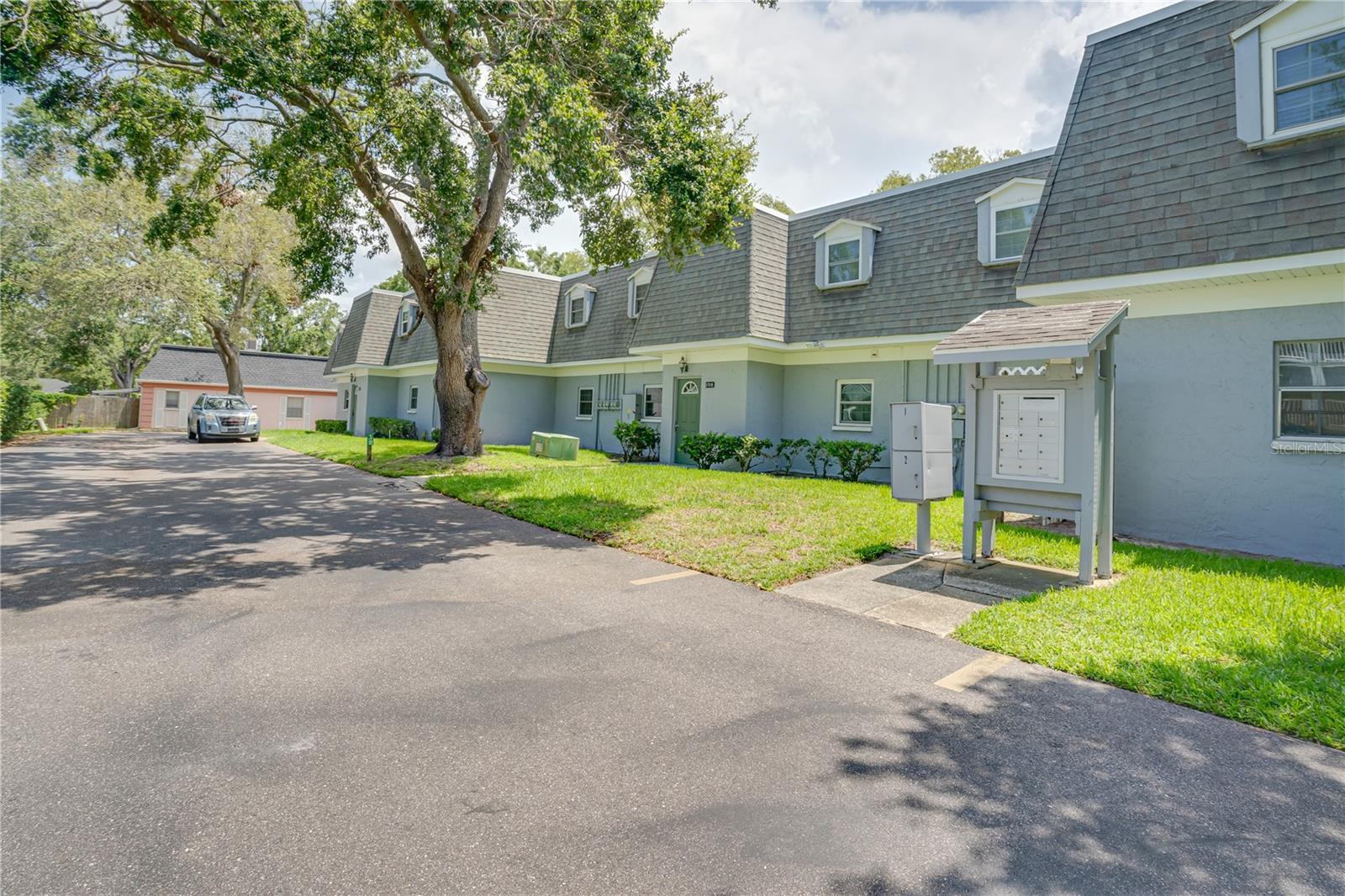 Image 31 of 37 For 1710 Belleair Forest Drive A