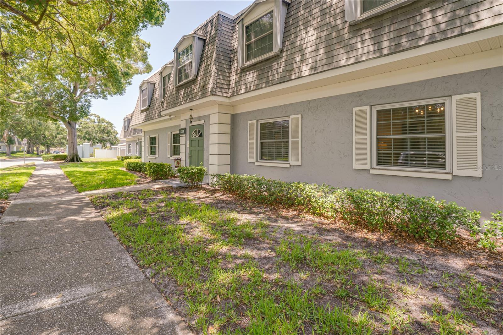 Image 33 of 37 For 1710 Belleair Forest Drive A