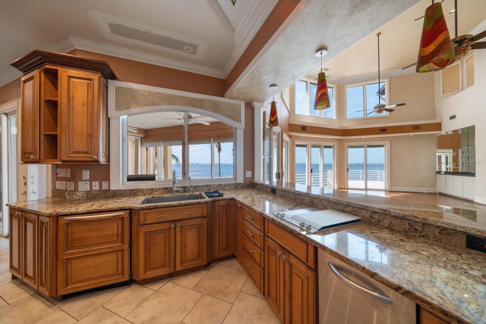 Image 13 of 47 For 812 Point Seaside Drive