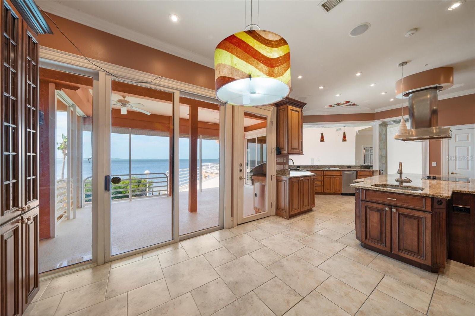 Image 15 of 47 For 812 Point Seaside Drive