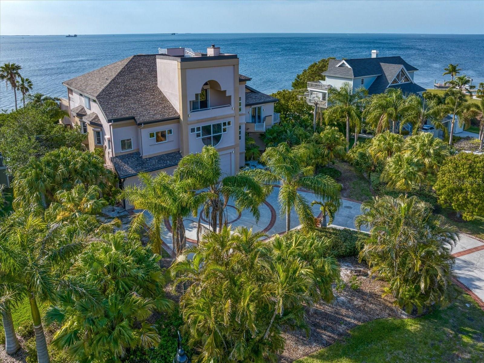 Image 3 of 47 For 812 Point Seaside Drive