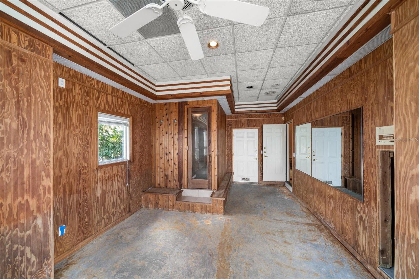 Image 31 of 47 For 812 Point Seaside Drive