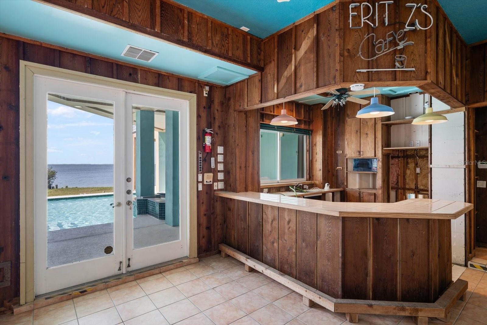 Image 35 of 47 For 812 Point Seaside Drive