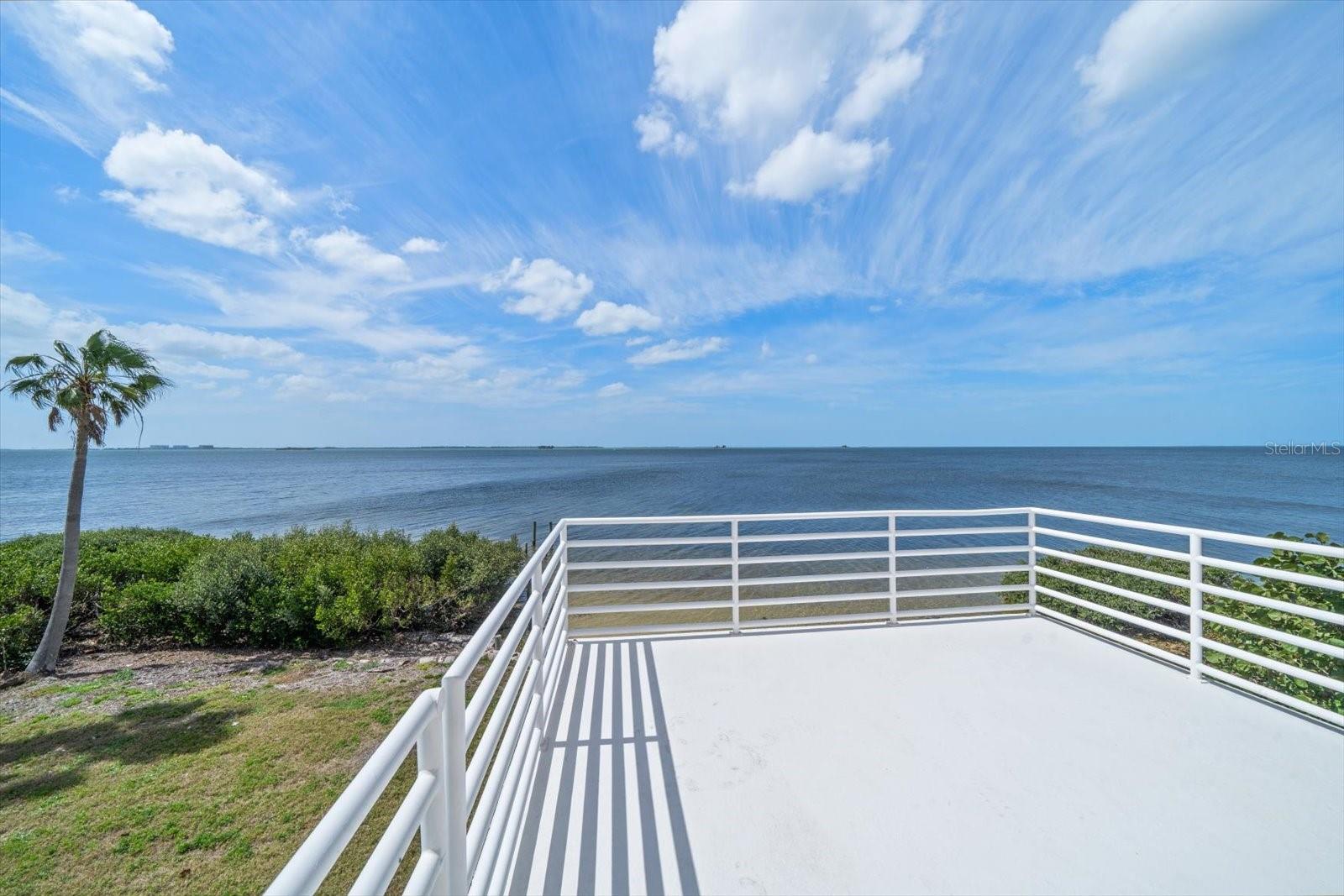 Image 37 of 47 For 812 Point Seaside Drive