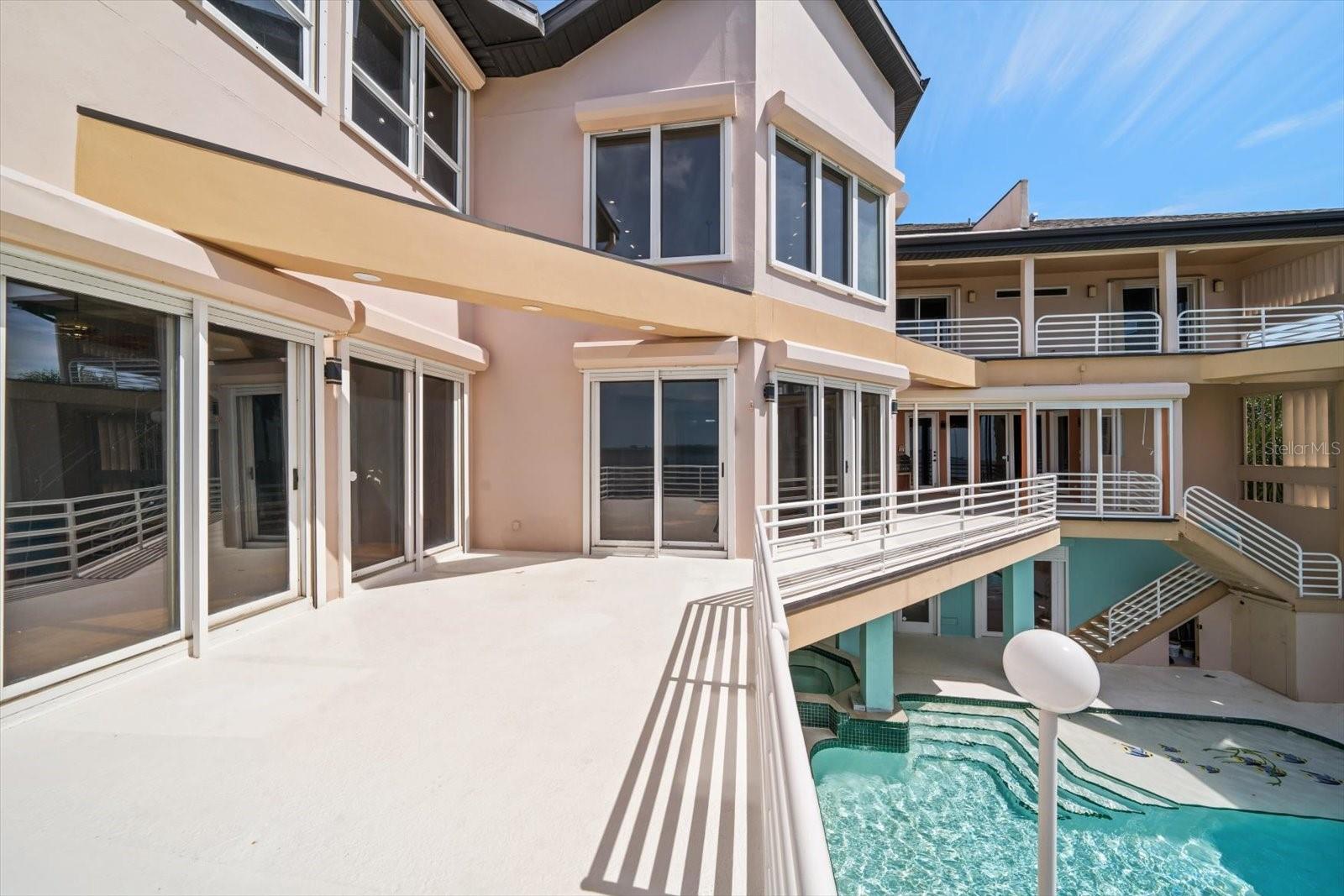Image 38 of 47 For 812 Point Seaside Drive