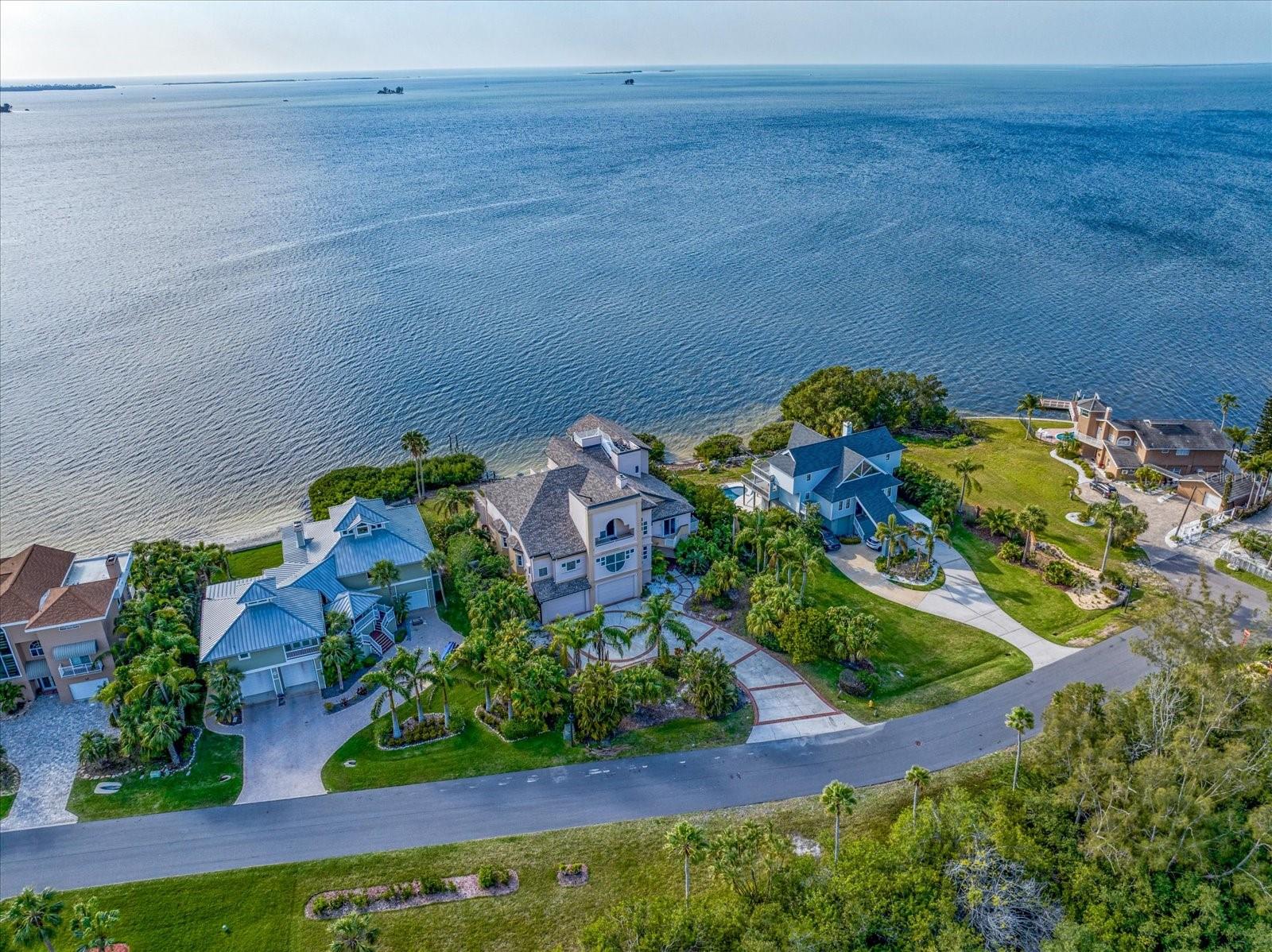 Image 6 of 47 For 812 Point Seaside Drive