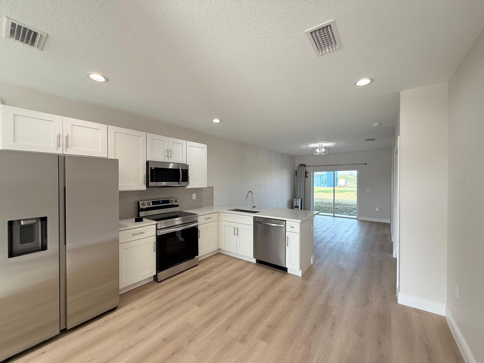 Image 16 of 25 For 6977 Hawksbury Street