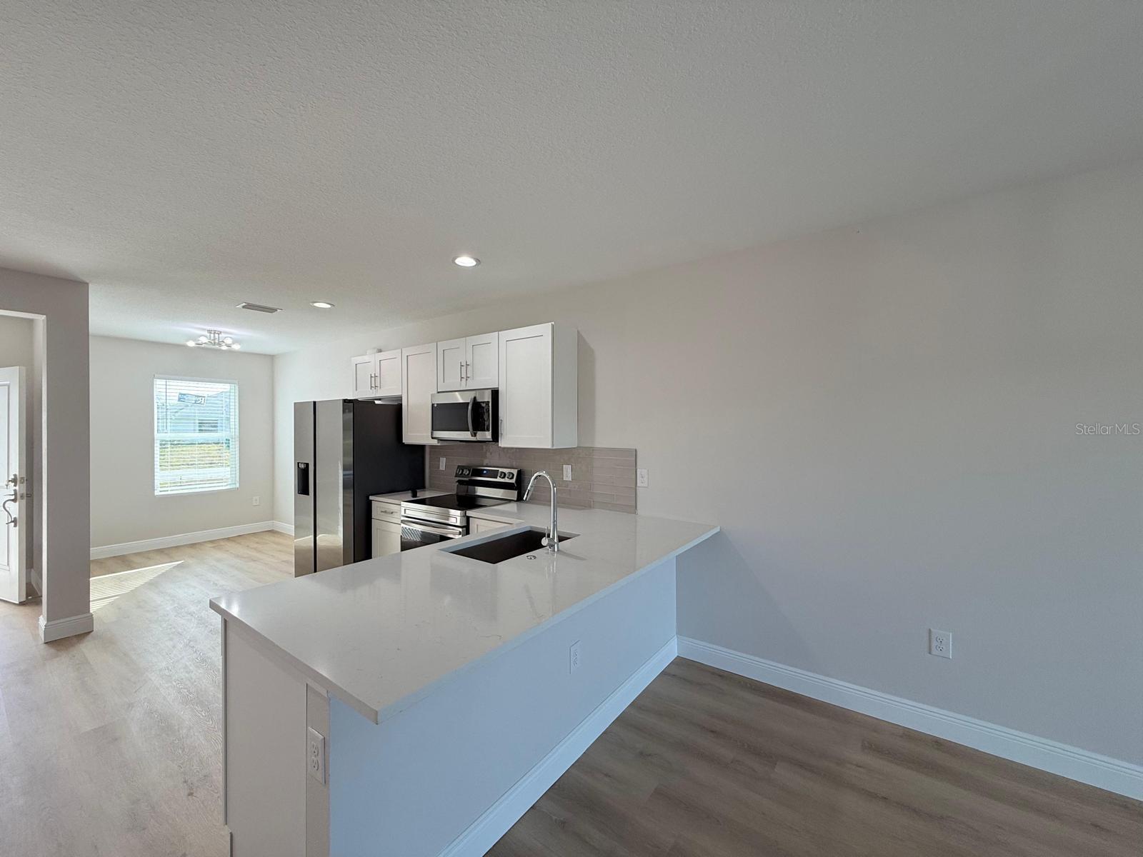 Image 18 of 25 For 6977 Hawksbury Street