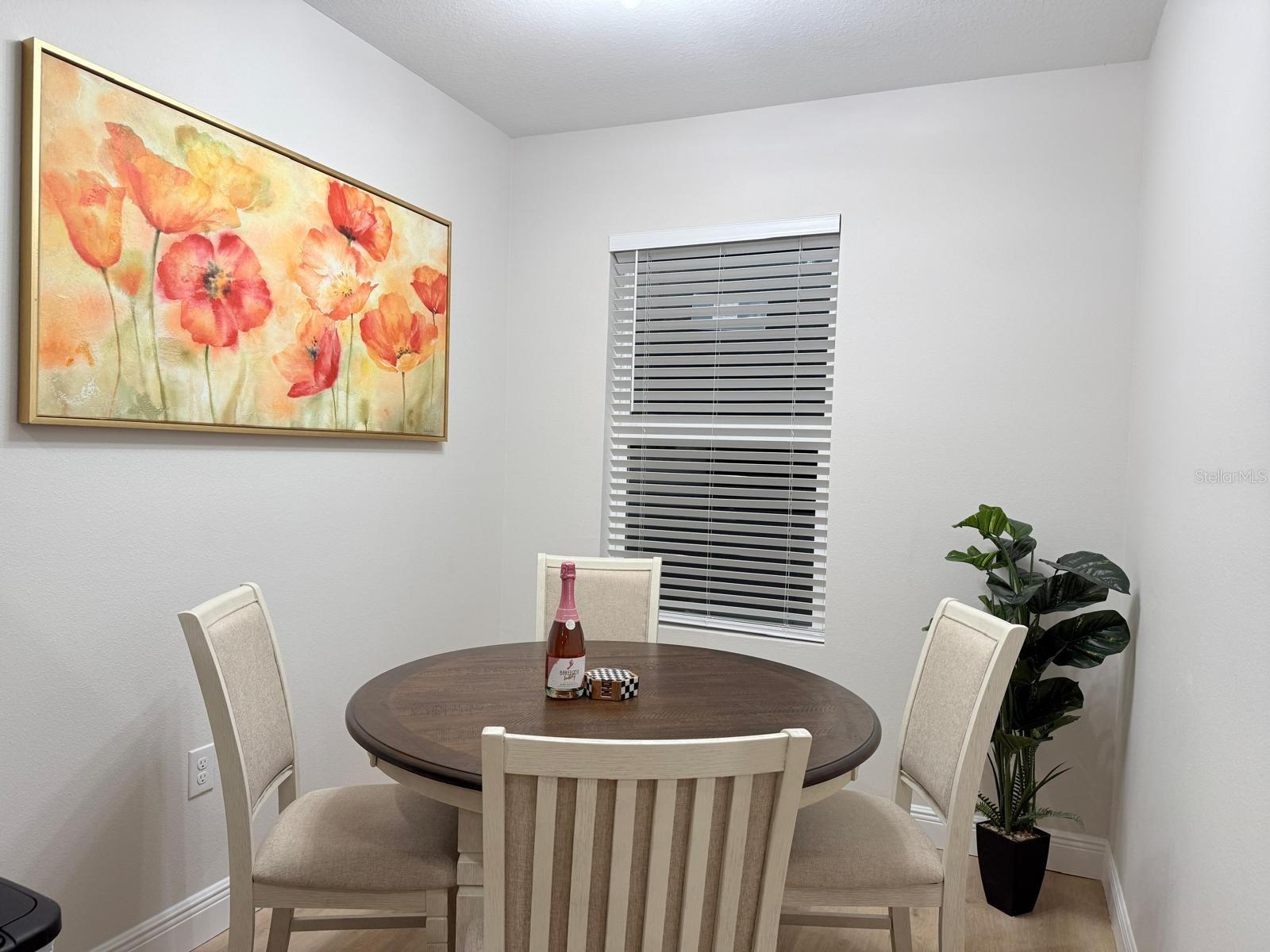 Image 5 of 25 For 6977 Hawksbury Street