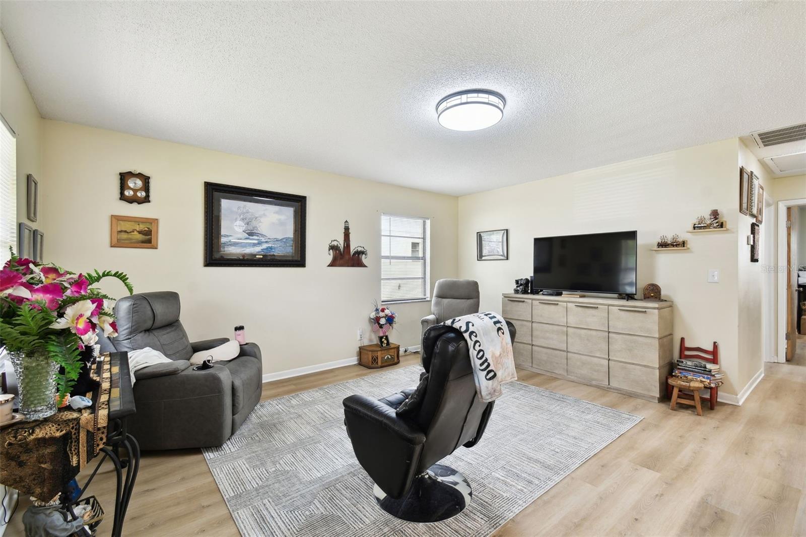 Image 8 of 45 For 38602 2nd Avenue